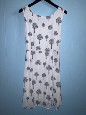 White & Black Tree Print Sleeveless Dress